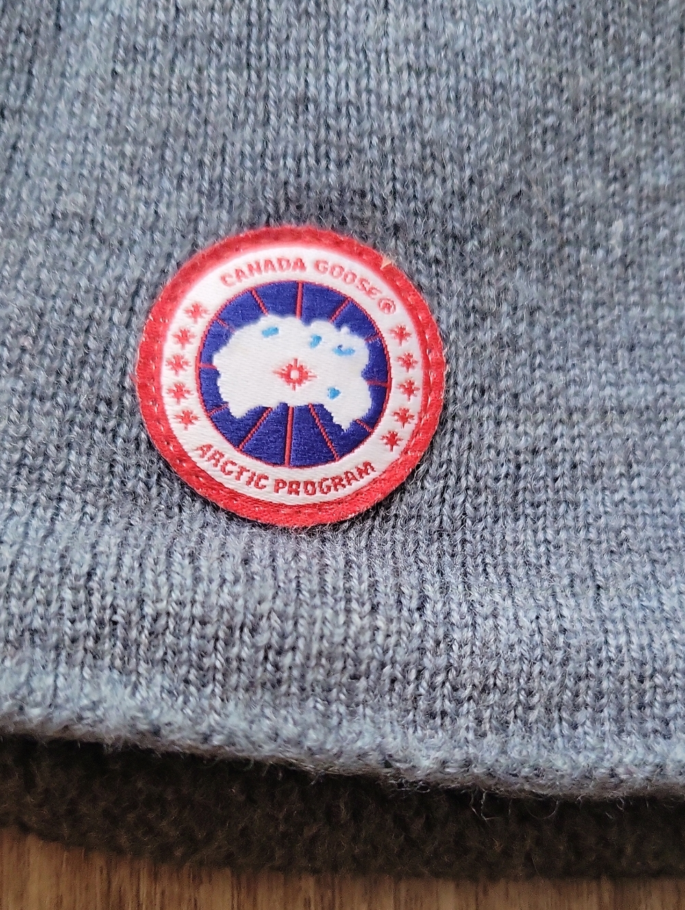 Canada Goose Standard Toque Winter Beanie Hat Light Gray Patch Logo Merino Wool - Picture 2 of 10
